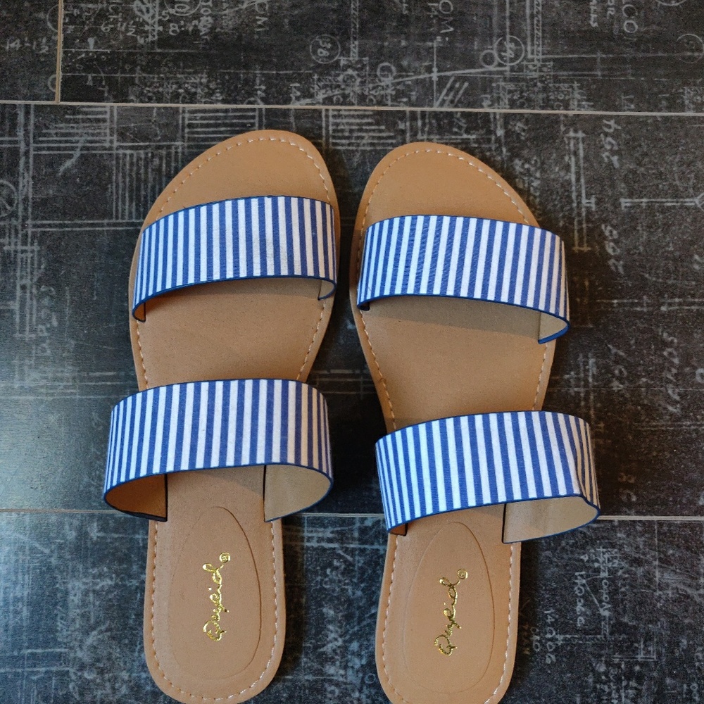 New Qupid Strip Sandals